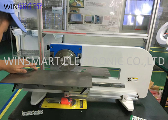 Καλή τιμή. μηχανή κοπτών πινάκων PCB 330mm με τη διευθετήσιμη τέμνουσα ταχύτητα σε απευθείας σύνδεση